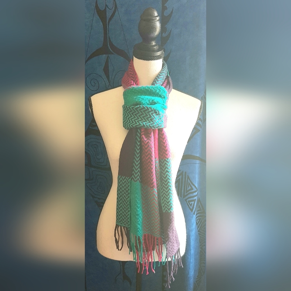 Colorful Psychedelic Pattern Scarf - Picture 3 of 4